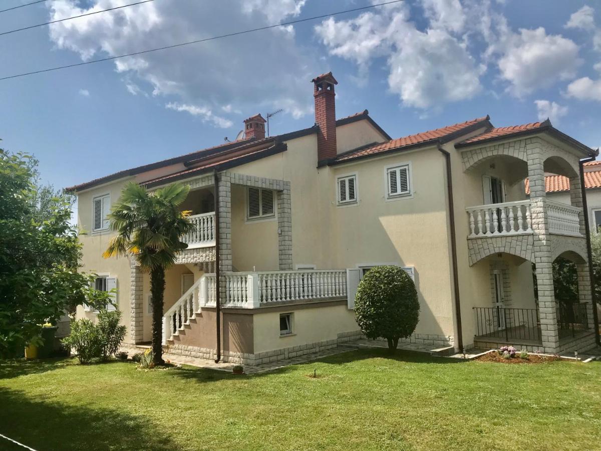 Apartments Marinela ポレッチ エクステリア 写真