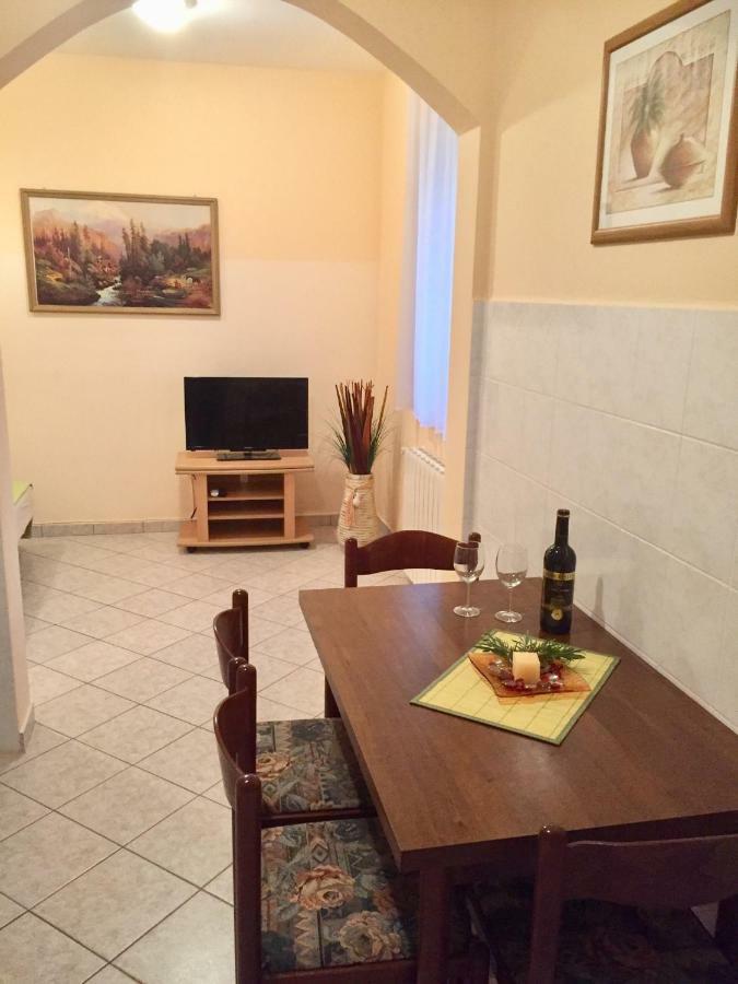 Apartments Marinela ポレッチ エクステリア 写真